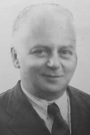 Олег Леонидов